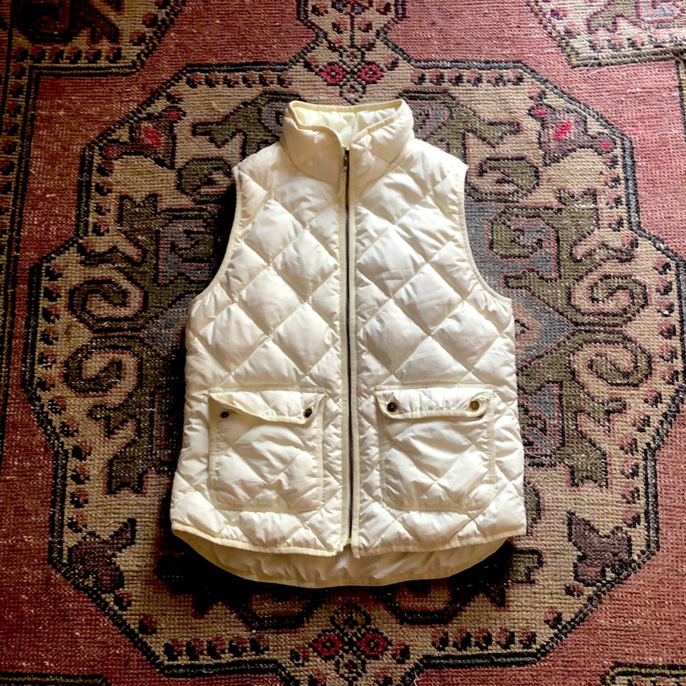 Women’s J. Crew cream white puffer vest - size S